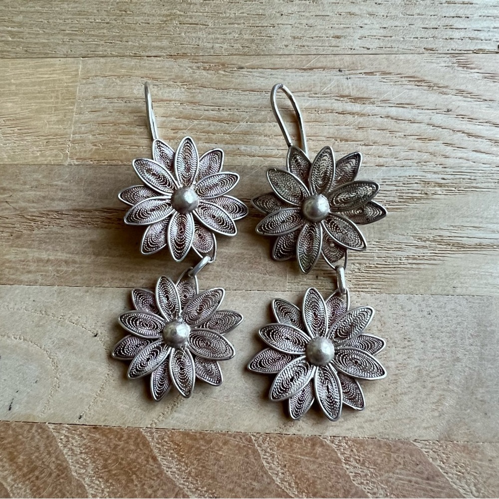 Artisan silver filagree floral daisy drop earrings - Picture 3 of 8